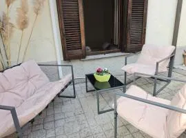 Daisy, Loggiadeifiori - cozy apartment in como