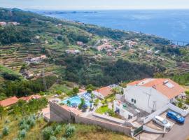 Ocean Heated Pool&Jacuzzi View Chalet – hotel w mieście Santa Cruz