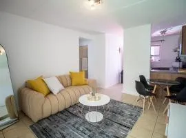 3-Min Beach Stay in Table View