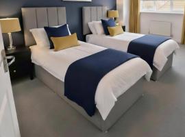 Your Versatile Luxury - Space for All- Sleeps 10, Hotel in Bedford