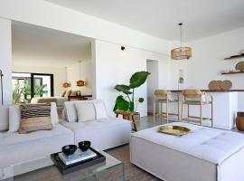 Casa Abora - Ocean Views, Private Pool & Sunsets, hotelli La Paredissa