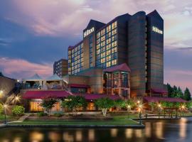 Hilton Charlotte University Place: Charlotte şehrinde bir otel