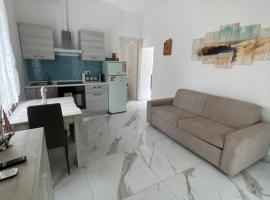 Apartment with garden PERLA NERONIANA, hotel v destinácii Anzio
