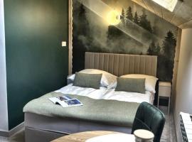 Noclegi u Wojtka, מלון בסרומובצה ויז'נה