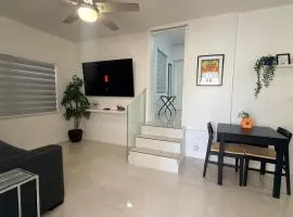 Comfortable modern apartment- central location.