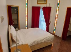 무스카트에 위치한 호텔 Qurum Heights Hotel