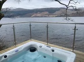 Dipper Boathouse Secluded Over-Water Retreat