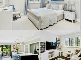 King size room with own bathroom & livingroom in a luxury home, free WiFi, HOMESTAY