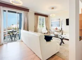 Ocean & Mountain Views-Garage Parking-Walk to Praia do Vigário