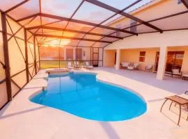 Family Retreat - Room with Double beds shared bath-Luxury Club-Pool SPA-near Disney Parks with WiFi