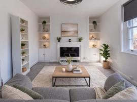 Luxury Georgian Cottage Maisonette- Central Bath With Parking、バースのホテル