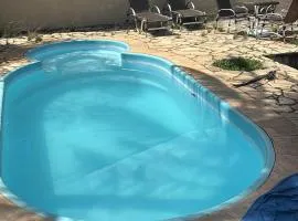 Casa com piscina churrasqueira perto de cachoeira