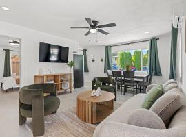 20 Percent OFF Monthly Luxury 3BR Getaway, Hotel in Tustin