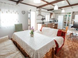 Casa de la Abuela - Encanto rural para grupos, Hotel in Campofrío