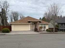 Serene Suburban Home Near Portland