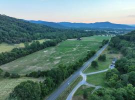 Shenandoah Cabin Hot Tub, Fire Pit, Dog-Friendly, hotell sihtkohas Stanley