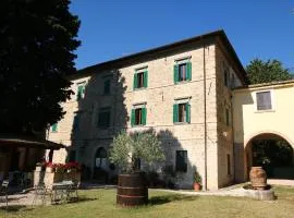 Farmhouse in Umbria near Lake Trasimeno