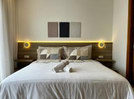 Val d'Or 3BR - Garden & Beach Access, hotel a Temara