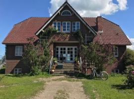 Wohnung in Semlow mit Garten und Terrasse, Hotel in Semlow