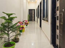 Krishna home stay 700 meter away from Ram mandir, hotel u gradu Ayodhya