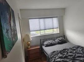 Vancouver Budget Rooms- YVR 11 Min, Downtown 15 Min, Free Parking