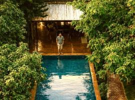 The Moonlight at Chan Home Stay, house on the canal โรงแรมในจันทบุรี