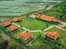 Heritage Village Resort, hotel i Kampot