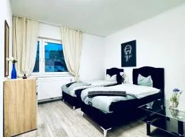 2-Bedroom Apartment with 1 Living Room Steps from Central Area