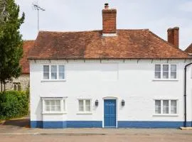 Tap Cottage - charming abode on Stockbridge High Street adjacent to boutique hotel The Grosvenor Stockbridge