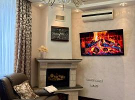Двоповерховий Пентхаус с великим Джакузі біля метро Наукова, Hotel in Charkiw