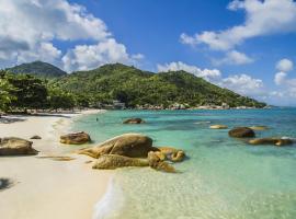 Crystal Bay Yacht Club Beach Resort, hotel v Lamai Beach
