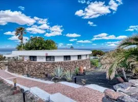 Bungalow Atlántico Famara - Ocean views - Beach 2 min By Lanzarote Vacation Homes