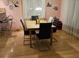 Country house with large garden, hotel a Egnach