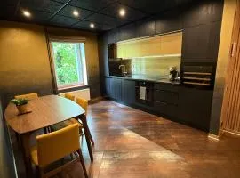 BRIVIBAS RESIDENCE - SUNSET, free PRIVATE parking, free WIFI, self check-in