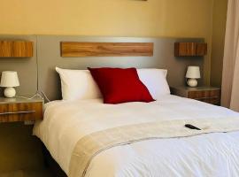 49 Sannaspos Rd, hotel in Bloemfontein