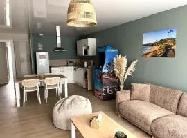 Appartement cosy ambiance Laguna Beach dans résidence avec piscine 2 pers 1 chambre