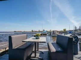 Houseboat Havenlodge Plus Uitgeest 4 Persons