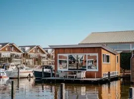 Houseboat Woude Uitgeest 6 persons