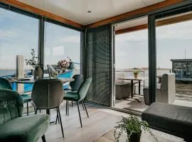 Houseboat Havenlodge Uitgeest for 4 persons