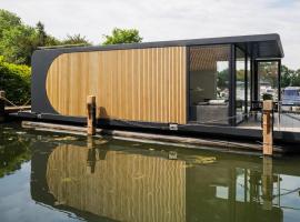 Houseboats Lemmer Luxury stay on the water in Friesland 41, hotel a Lemmer