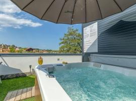 Roof Apartment ART-PE, Hotel in Trebnje