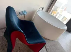 SKY TOWER Katowice l Piętro 26 l Wanna z Widokiem na Miasto