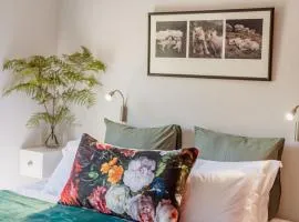 Central Stellenbosch Apartment with secure parking