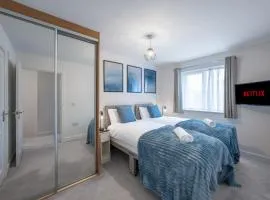 3 BR House, Driveway Parking, Modern Comfort