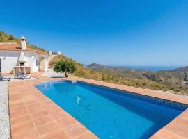 Villa Las Reinas Arenas by Ruralidays, hotel i Arenas