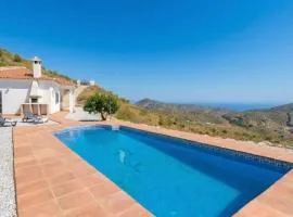 Villa Las Reinas Arenas by Ruralidays