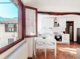 Design Apartment with Historic Beams Cotto Lombardo