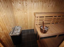 Lyngen Brygge, Hotel in Årøybukta