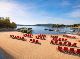 Depe Dene Lakeside Resort, hotel i Lake George