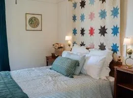 The Old Crowe Inn Bed and Breakfast